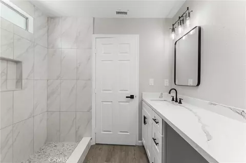 Bath - 1608 Lobo Ct, Lancaster, CA 93535 photo 3 of 4