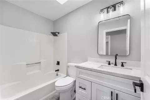 Bath - 1608 Lobo Ct, Lancaster, CA 93535 photo 1 of 4