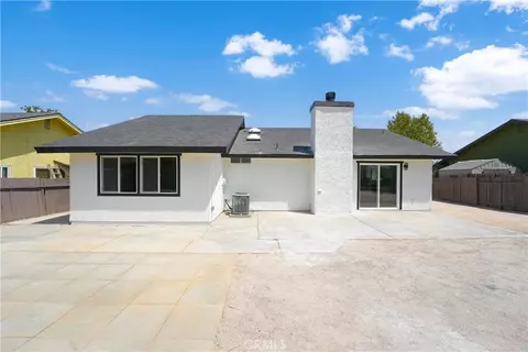 Exterior - 1608 Lobo Ct, Lancaster, CA 93535 photo 8 of 10