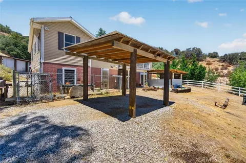 Exterior - 871 Lebec Rd, Lebec, CA 93243 photo 7 of 10