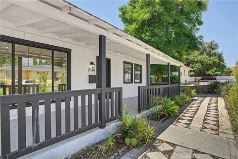 Exterior - 2538 Woodlyn Rd, Pasadena, CA 91107 photo 2 of 6