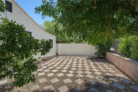 Exterior - 2538 Woodlyn Rd, Pasadena, CA 91107 photo 5 of 6