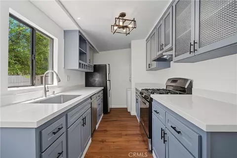 Kitchen - 2538 Woodlyn Rd, Pasadena, CA 91107 photo 1 of 2