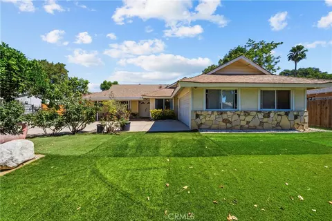 10525 Woldrich St, Sylmar, CA 91342