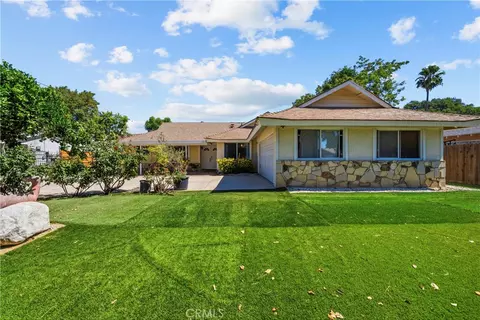10525 Woldrich St, Sylmar, CA 91342