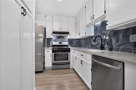 Kitchen - 6491 Twin Circle Ln #5, Simi Valley, CA 93063 photo 1 of 3