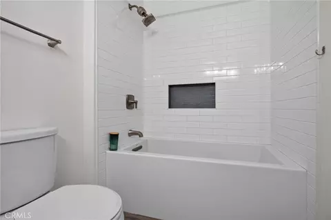 Bath - 6491 Twin Circle Ln #5, Simi Valley, CA 93063 photo 1 of 5