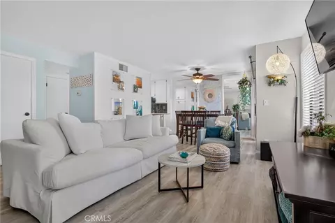 Living - 6491 Twin Circle Ln #5, Simi Valley, CA 93063 photo 2 of 5
