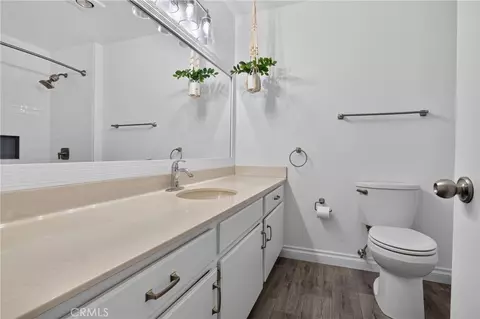 Bath - 6491 Twin Circle Ln #5, Simi Valley, CA 93063 photo 5 of 5