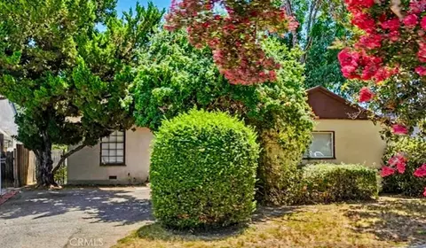 16636 Gilmore St, Van Nuys, CA 91406