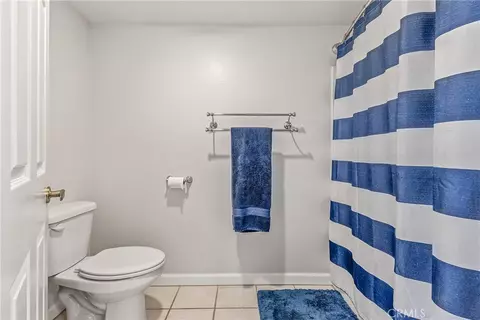 Bath - 6017 Oldenberg, Simi Valley, CA 93063 photo 4 of 4