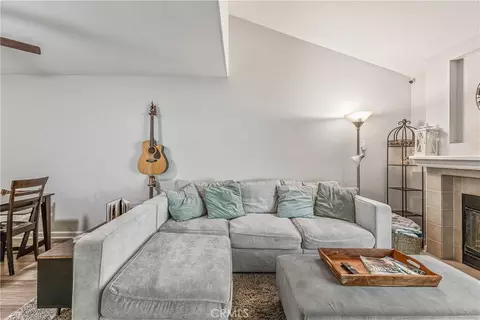 Living - 6017 Oldenberg, Simi Valley, CA 93063 photo 2 of 2