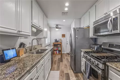 Kitchen - 6017 Oldenberg, Simi Valley, CA 93063 photo 1 of 2