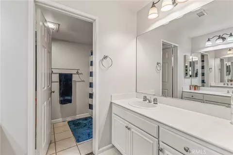 Bath - 6017 Oldenberg, Simi Valley, CA 93063 photo 3 of 4