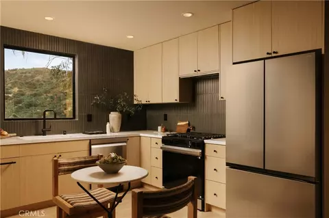 Kitchen - 9452 Reverie Rd, Tujunga, CA 91042 photo 4 of 5