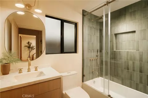 Bath - 9452 Reverie Rd, Tujunga, CA 91042 photo 10 of 10