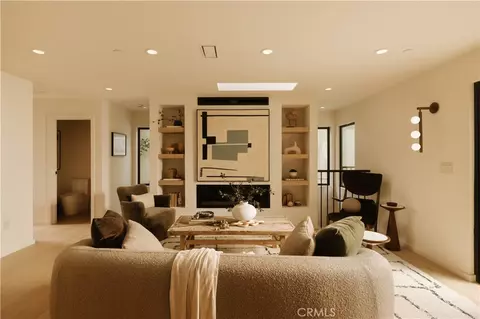 Living - 9452 Reverie Rd, Tujunga, CA 91042 photo 3 of 5