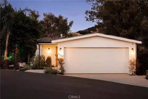 Exterior - 9452 Reverie Rd, Tujunga, CA 91042 photo 2 of 6