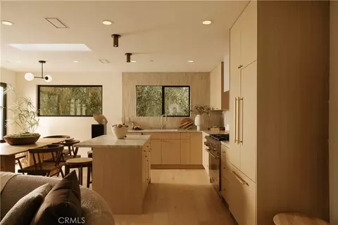 Kitchen - 9452 Reverie Rd, Tujunga, CA 91042 photo 3 of 5