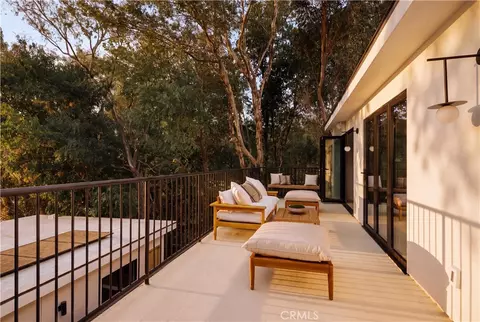 Exterior - 9452 Reverie Rd, Tujunga, CA 91042 photo 4 of 6