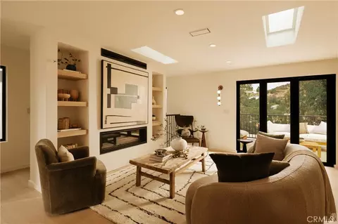 Living - 9452 Reverie Rd, Tujunga, CA 91042 photo 2 of 5