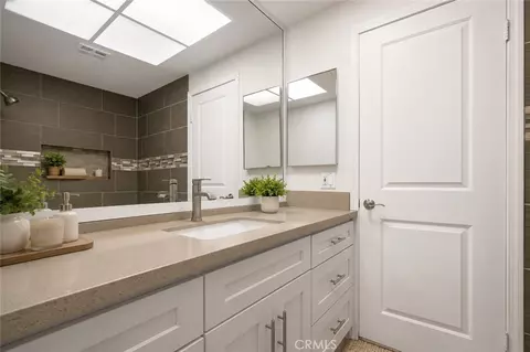 Bath - 2391 Timberlane, Simi Valley, CA 93063 photo 2 of 4