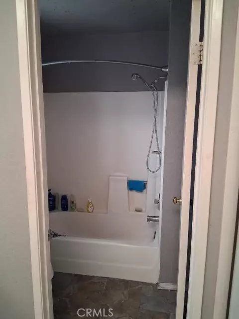 Bath - 45036 Andale, Lancaster, CA 93535 photo 3 of 4