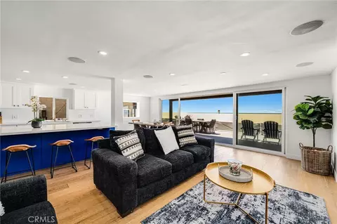 Living - 1505 Ocean Dr, Oxnard, CA 93035 photo 3 of 3