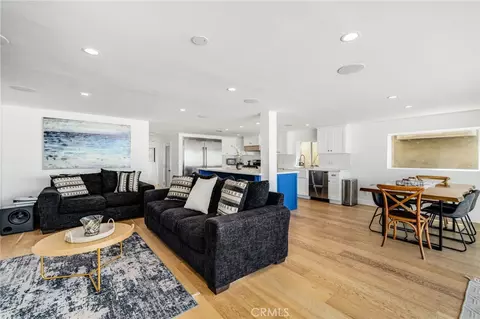 Living - 1505 Ocean Dr, Oxnard, CA 93035 photo 1 of 3