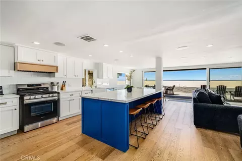 Kitchen - 1505 Ocean Dr, Oxnard, CA 93035 photo 2 of 5