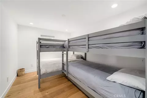 Bedroom - 1505 Ocean Dr, Oxnard, CA 93035 photo 6 of 6