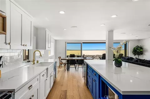 Kitchen - 1505 Ocean Dr, Oxnard, CA 93035 photo 5 of 5