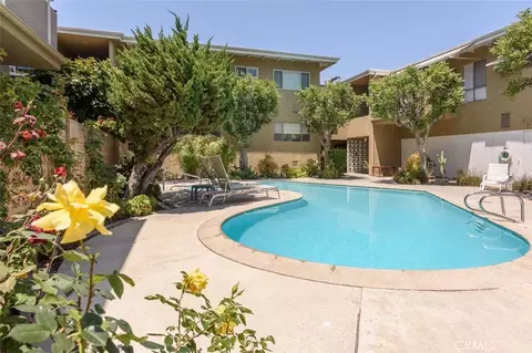 Exterior - 1901 Peyton Ave #W, Burbank, CA 91504 photo 5 of 8