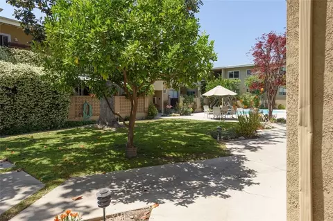 Exterior - 1901 Peyton Ave #W, Burbank, CA 91504 photo 2 of 8