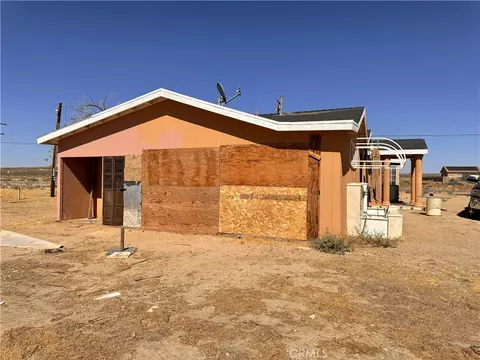 Exterior - 13861 E Avenue G6, Lancaster, CA 93535 photo 2 of 8