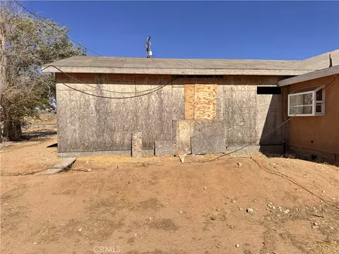 Exterior - 13861 E Avenue G6, Lancaster, CA 93535 photo 4 of 8