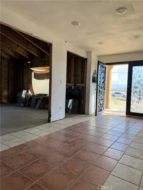 Entry Way - 13861 E Avenue G6, Lancaster, CA 93535 photo 3 of 5