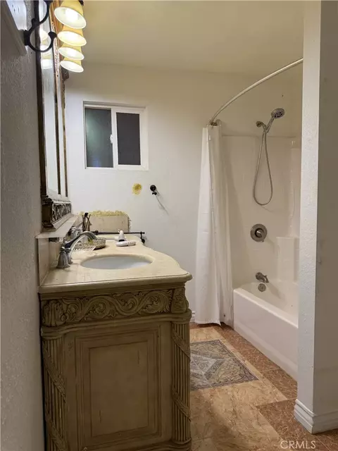 Bath - 13861 E Avenue G6, Lancaster, CA 93535 photo 1 of 3