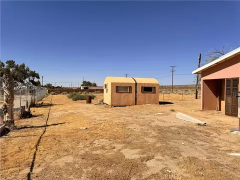 Exterior - 13861 E Avenue G6, Lancaster, CA 93535 photo 7 of 8