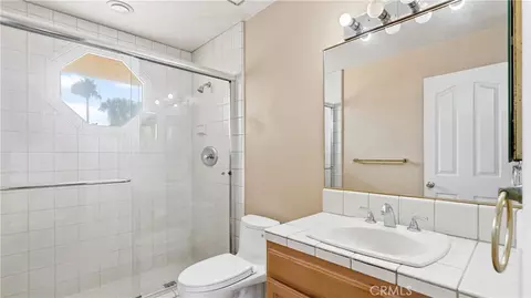 Bath - 4235 Harbour Is, Oxnard, CA 93035 photo 1 of 4