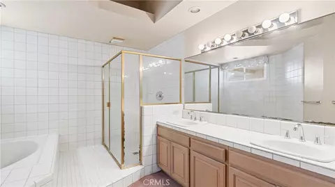 Bath - 4235 Harbour Is, Oxnard, CA 93035 photo 2 of 4