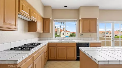 Kitchen - 4235 Harbour Is, Oxnard, CA 93035 photo 6 of 6
