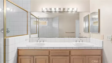 Bath - 4235 Harbour Is, Oxnard, CA 93035 photo 4 of 4
