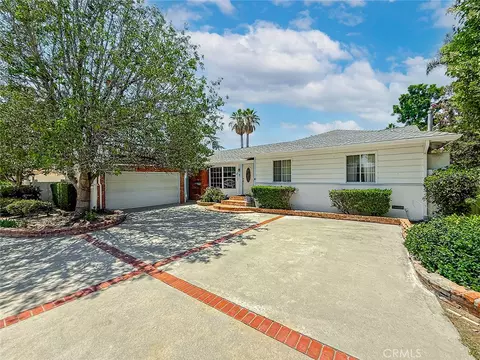 8809 Oak Park Ave, Sherwood Forest, CA 91325