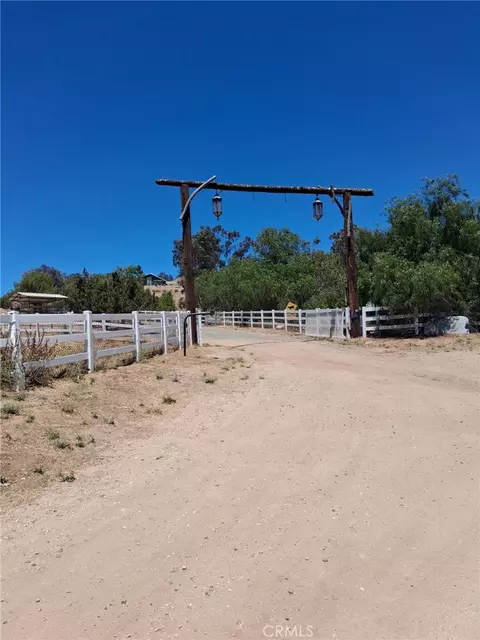 Exterior - 5319 Easy St, Acton, CA 93510 photo 5 of 9