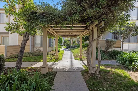 18408 Hatteras St, Tarzana, CA 91356