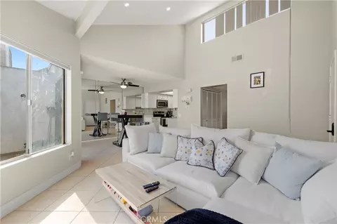 18408 Hatteras St, Tarzana, CA 91356