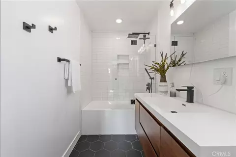 Bath - 1111 Elk, Glendale, CA 91205 photo 4 of 4