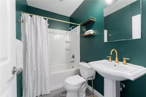Bath - 1111 Elk, Glendale, CA 91205 photo 1 of 4