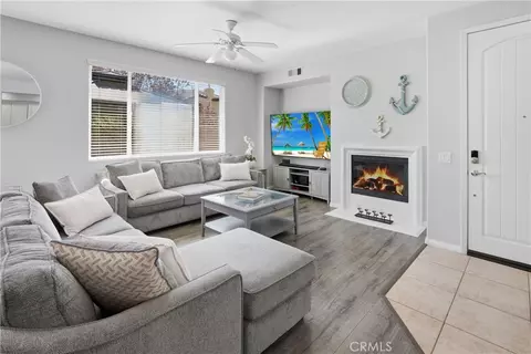 Living - 28355 Mirabelle Ln, Saugus, CA 91350 photo 2 of 3